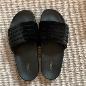Urban Outfitters slides